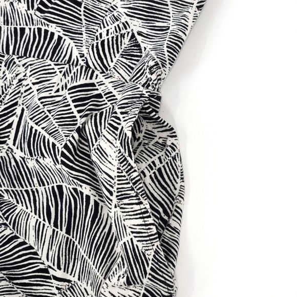 Old Navy Cami Jumpsuit Size XS Womens Black White Palm Print Sleveless Wide Leg - Picture 4 of 11